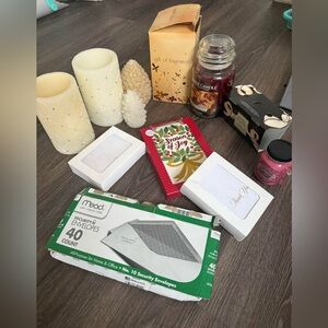 Yankee Candle Red Jar and Cream Candle Set